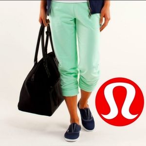 Lulu🍋 Free Fall Crop jogger,size8